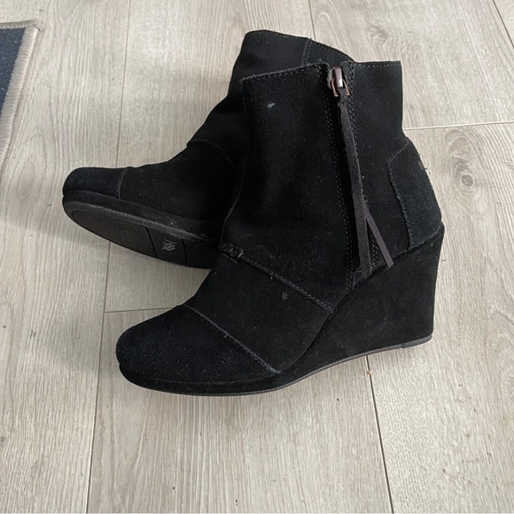 TOMS Boot | Wedge Women 6 High Heel Suede Zip Ankle Booties Shoe - Picture 2 of 11